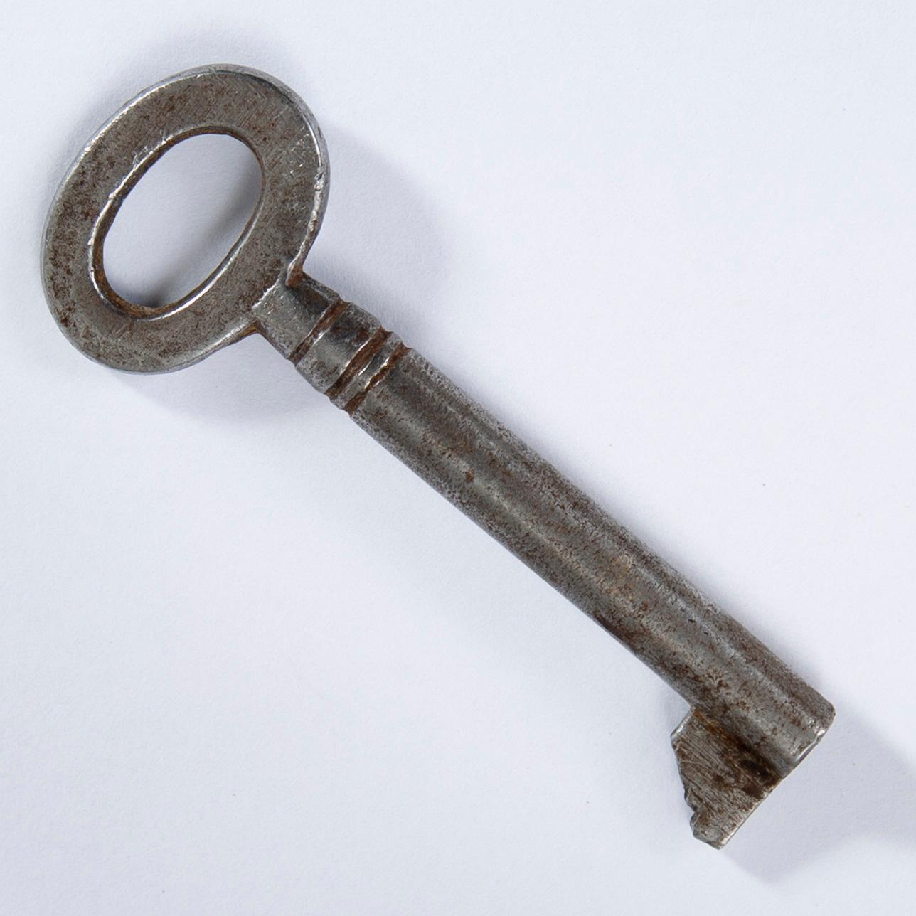 An Art Deco cabinet 1930s.