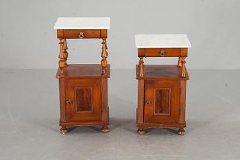 SÄNGBORD, 2 st, nyrenässans, 1800-talets slut.