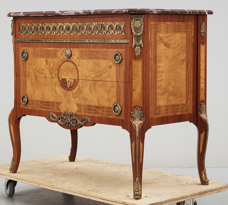 BYRÅ, gustaviansk stil, 1900-talets mitt.