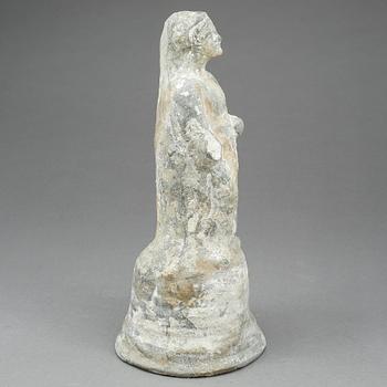 SKULPTUR, antiken, troligen föreställande feniciska gudinnan Tinnit/Tanit, lergods.