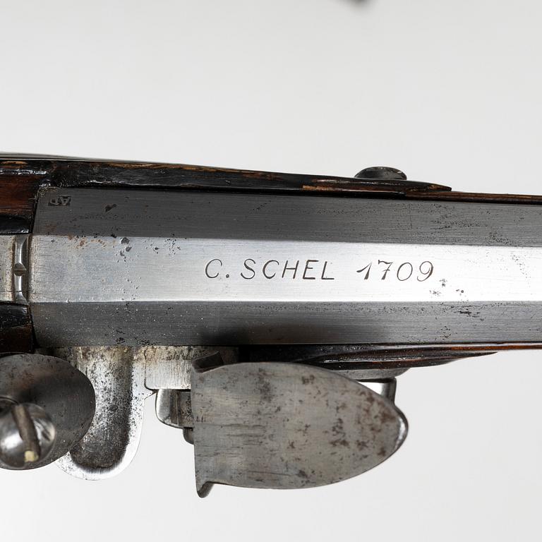Flintlåspistoler, ett par, signerade C. SCHEL 1709, Nortelie. (Caspar el.Christopher Schiel).