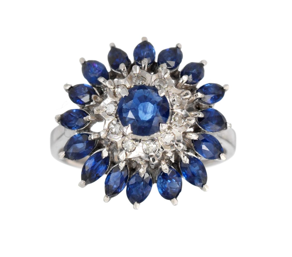 RING, blå safirer och åttkantslipade diamanter.