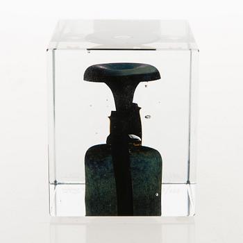 OIVA TOIKKA, An annual glass cube, signed Oiva Toikka Nuutajärvi 1977 and numbered 803/2000.