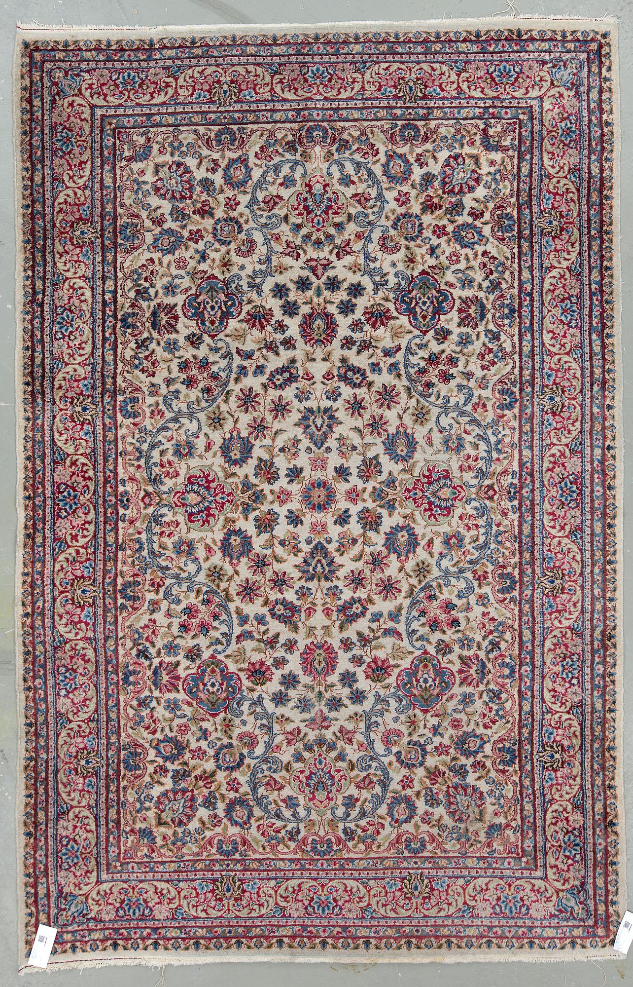 MATTA, Kirman, semiantik. Ca 229x150 cm.