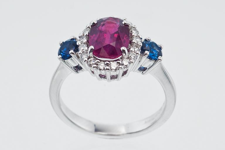 A PINK SAPPHIRE RING.