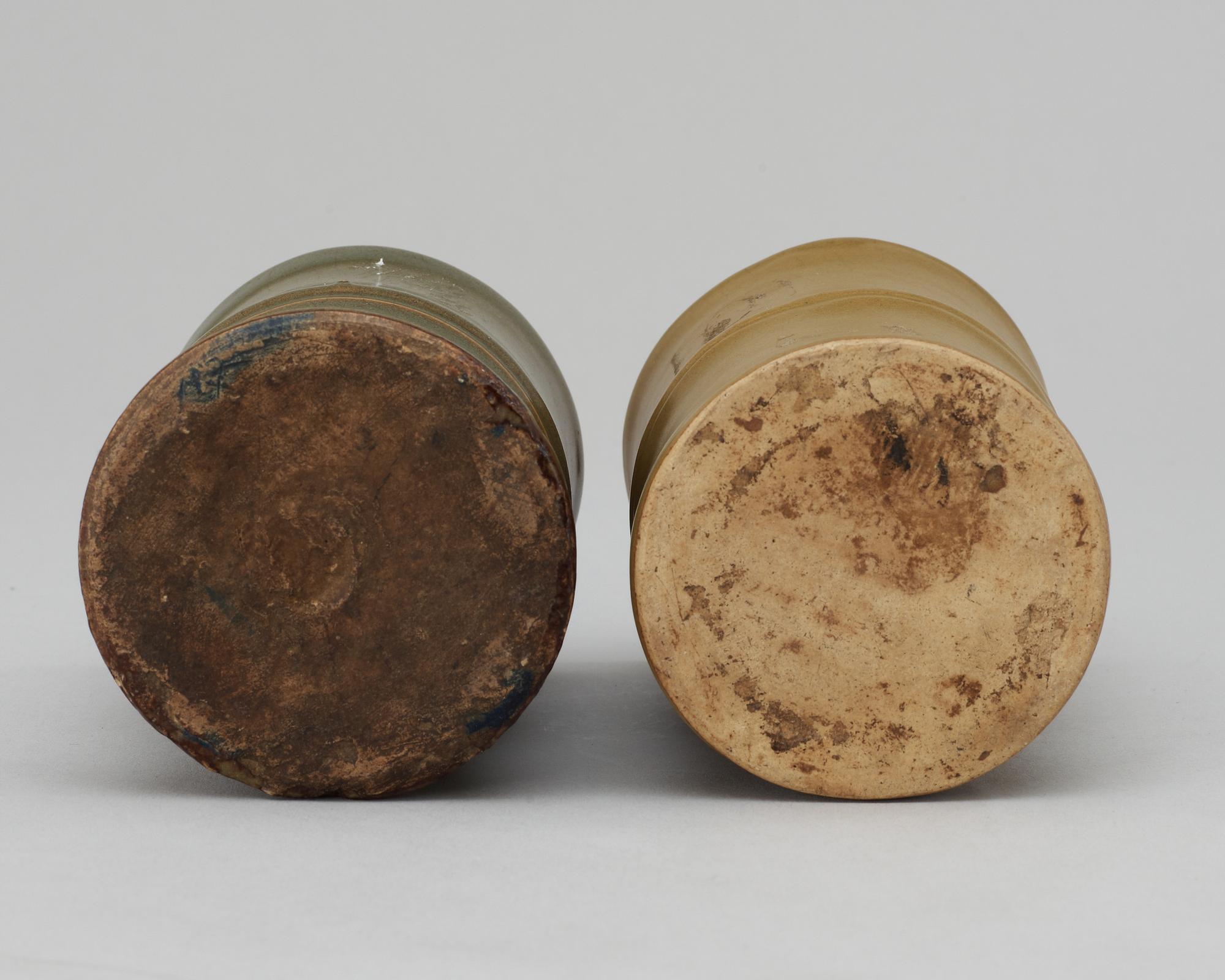 A set of two brush pots, Qing dynastin.