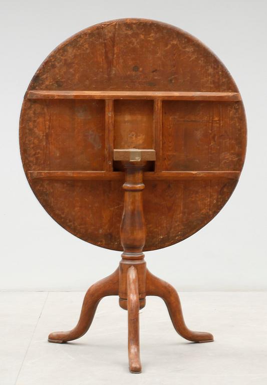 FÄLLBORD, av Jacob Sjölin (mästare i Köping och Kungsör 1767-1785).