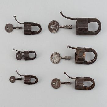 POLHEMSLÅS, 6 st, järn, 1700-/1800-tal.