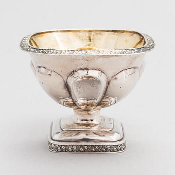 Malja, hopeaa ja kullattua hopeaa, Pietari, tarkastumestarinleima Aleksandr Jaschinkov, 1795-1825.