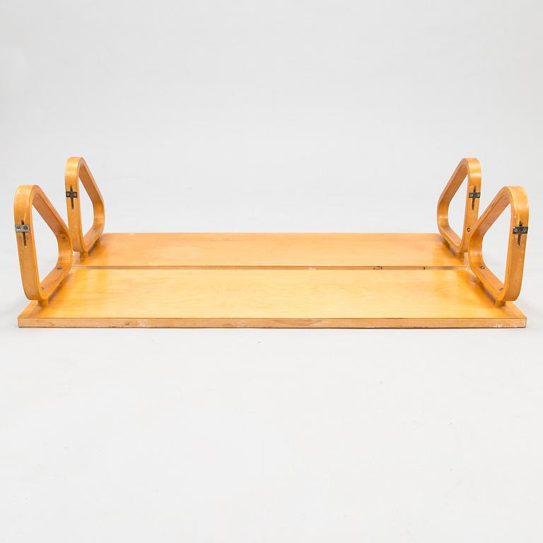 Alvar Aalto hylla, 2 st, modell 112. 1930-/40-tal.