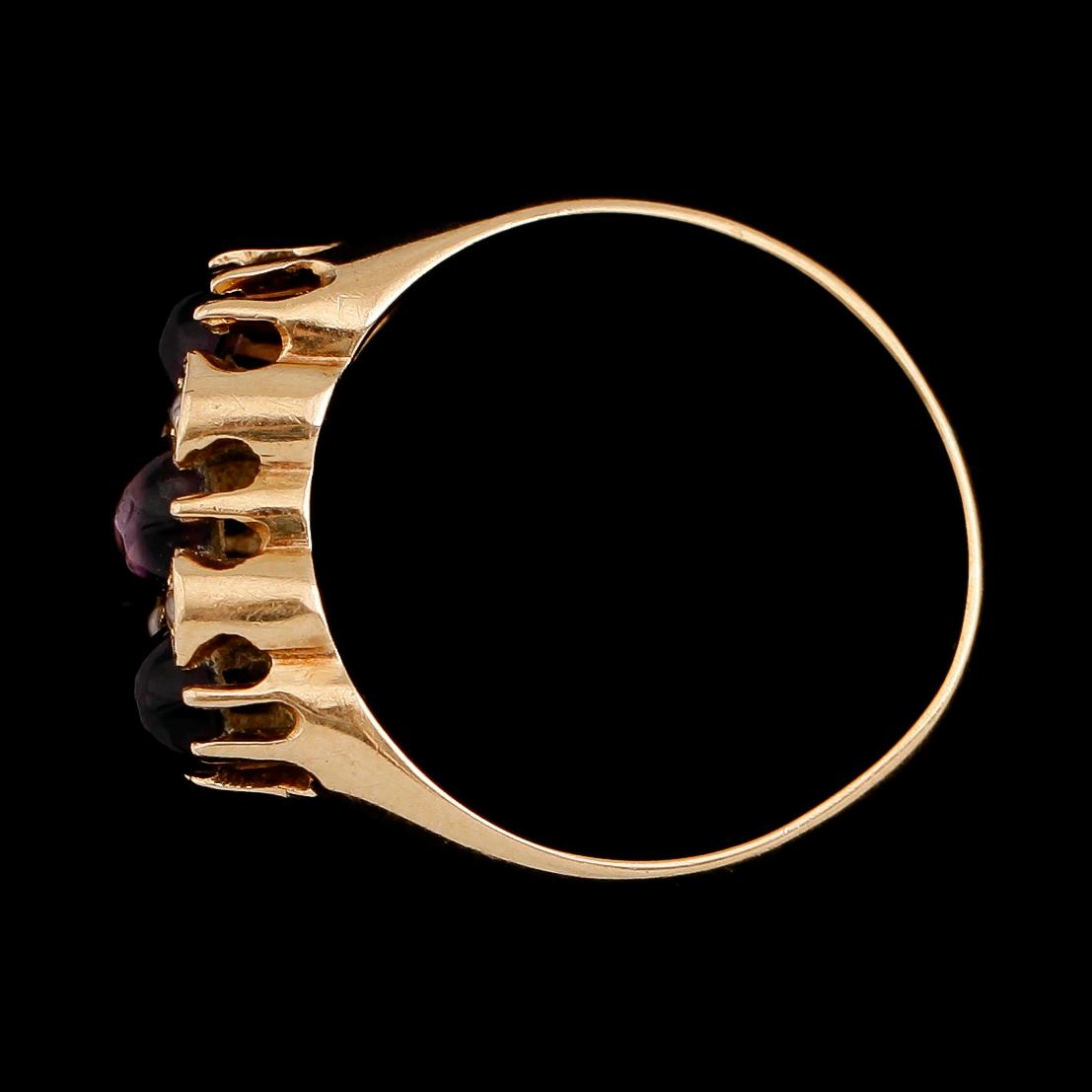 RING, 18 k guld och ametister. Vikt ca 4 g.