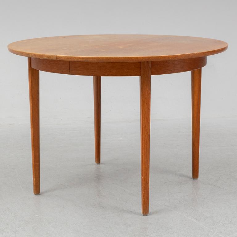 A 'Vardags' dining table by Carl Malmsten.