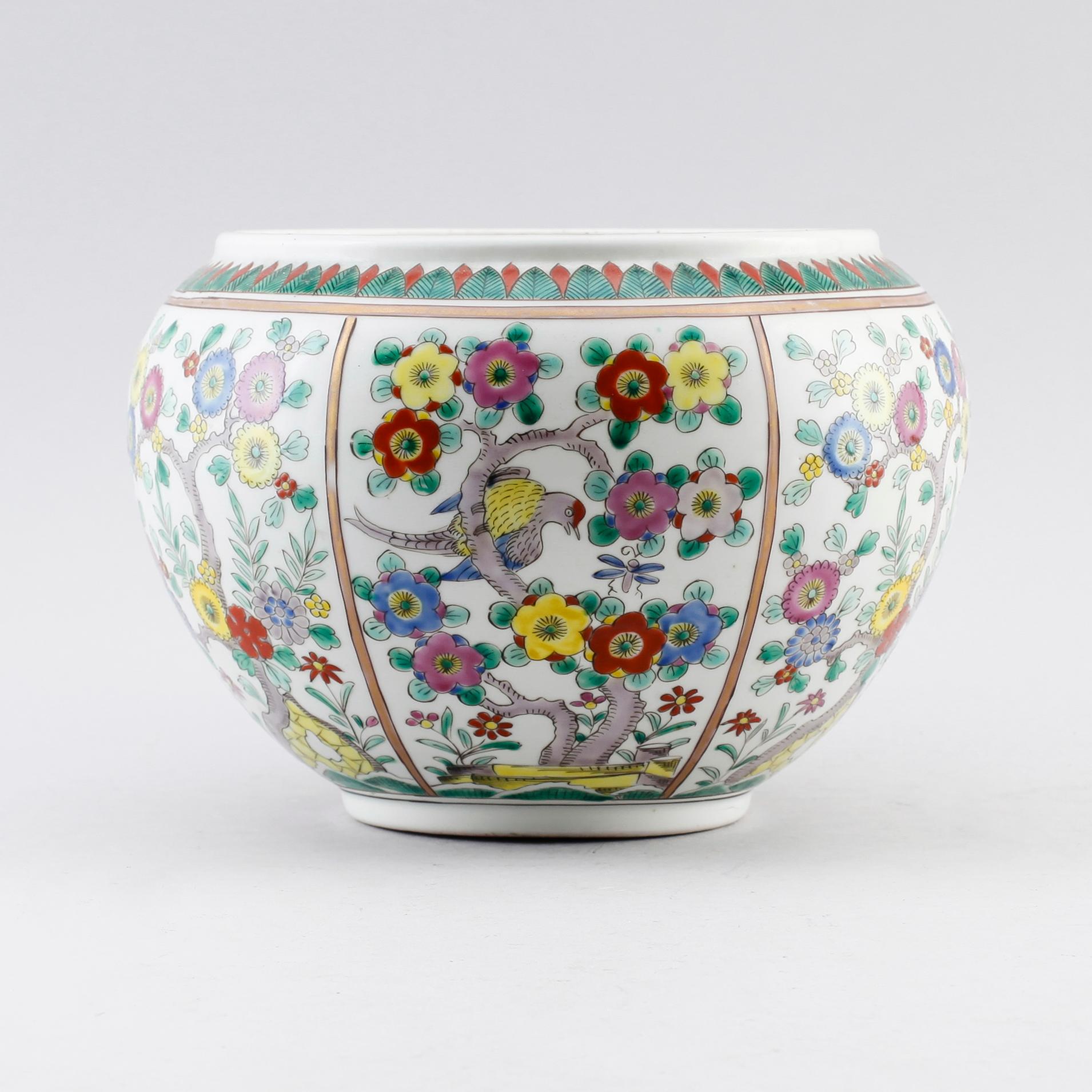 URNA, porslin, Kina, sannolikt 1900-tal.