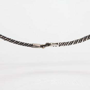 Halsband, ring och armband, silver. Helsingfors 1980-90-tal.