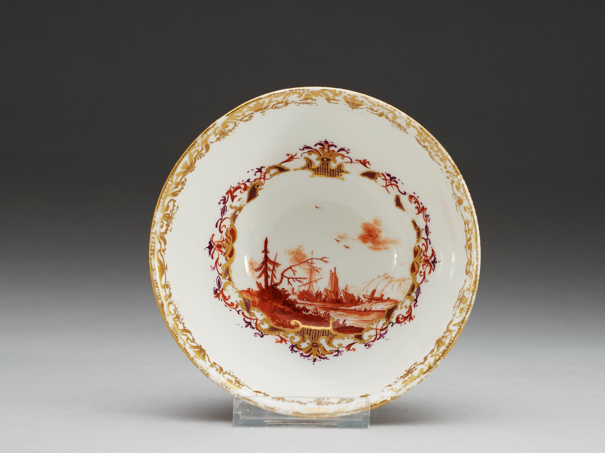 A Meissen bowl, ca 1730-35.