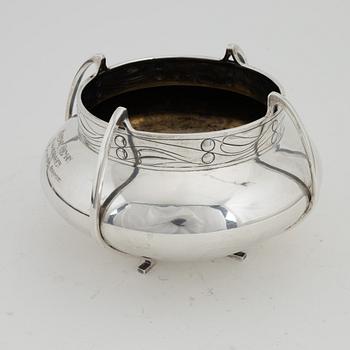 An Art Nouveau silver bowl, possibly Gustaf Möllenborg, Stockholm, 1905.