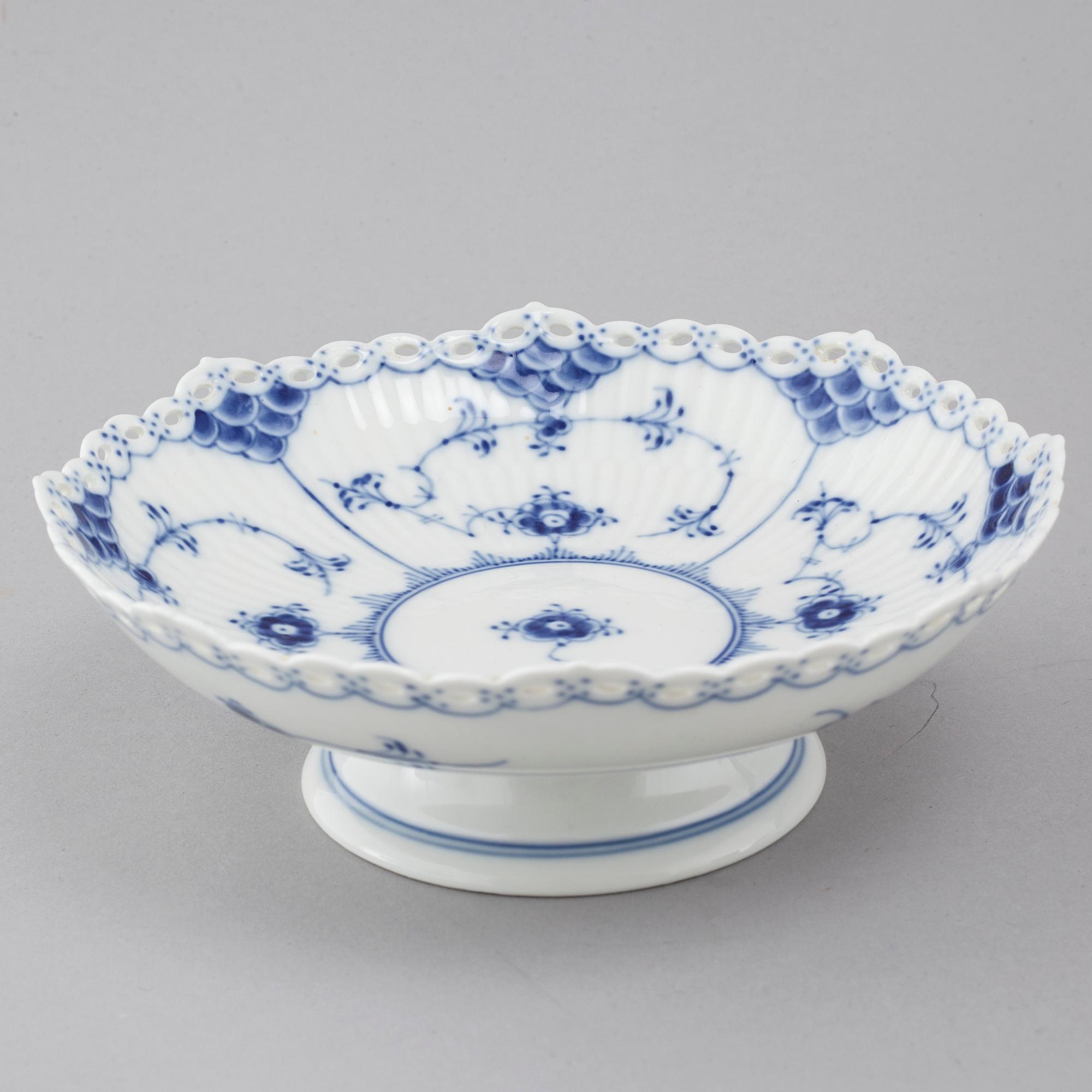 KAFFESERVIS, 26 delar, porslin, "Musselmalet", Royal Copenhagen.