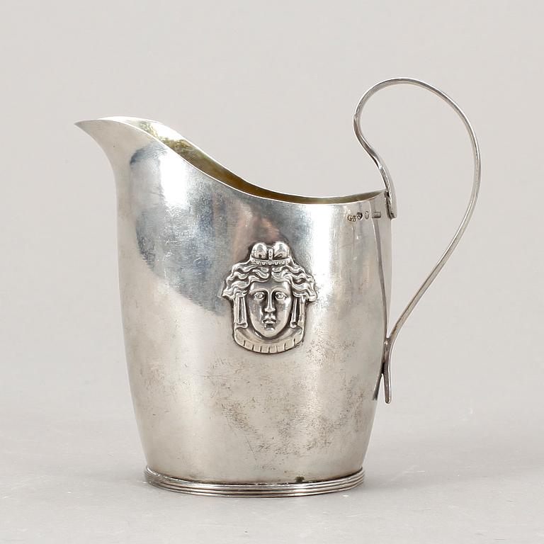 GRÄDDKANNA, silver. Carl Magnus Ryberg Stockholm, 1813. Vikt ca 145 gram.