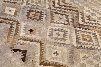 A Kilim carpet, ca 275 x 187 cm.