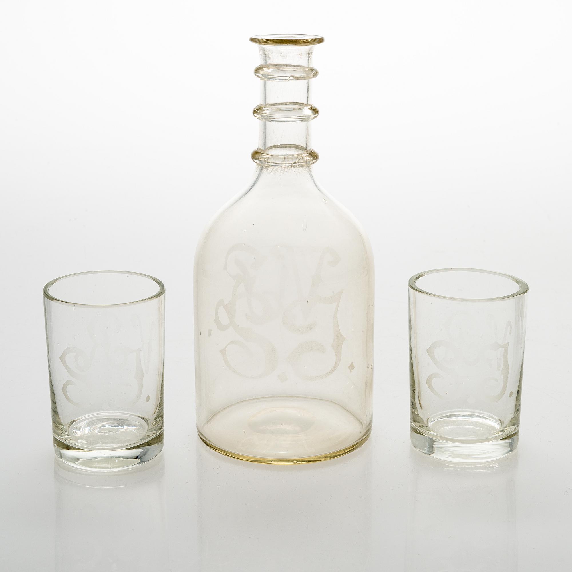 Carafe and two drinkin glasses for The Finnish State Railways 1920-1960.