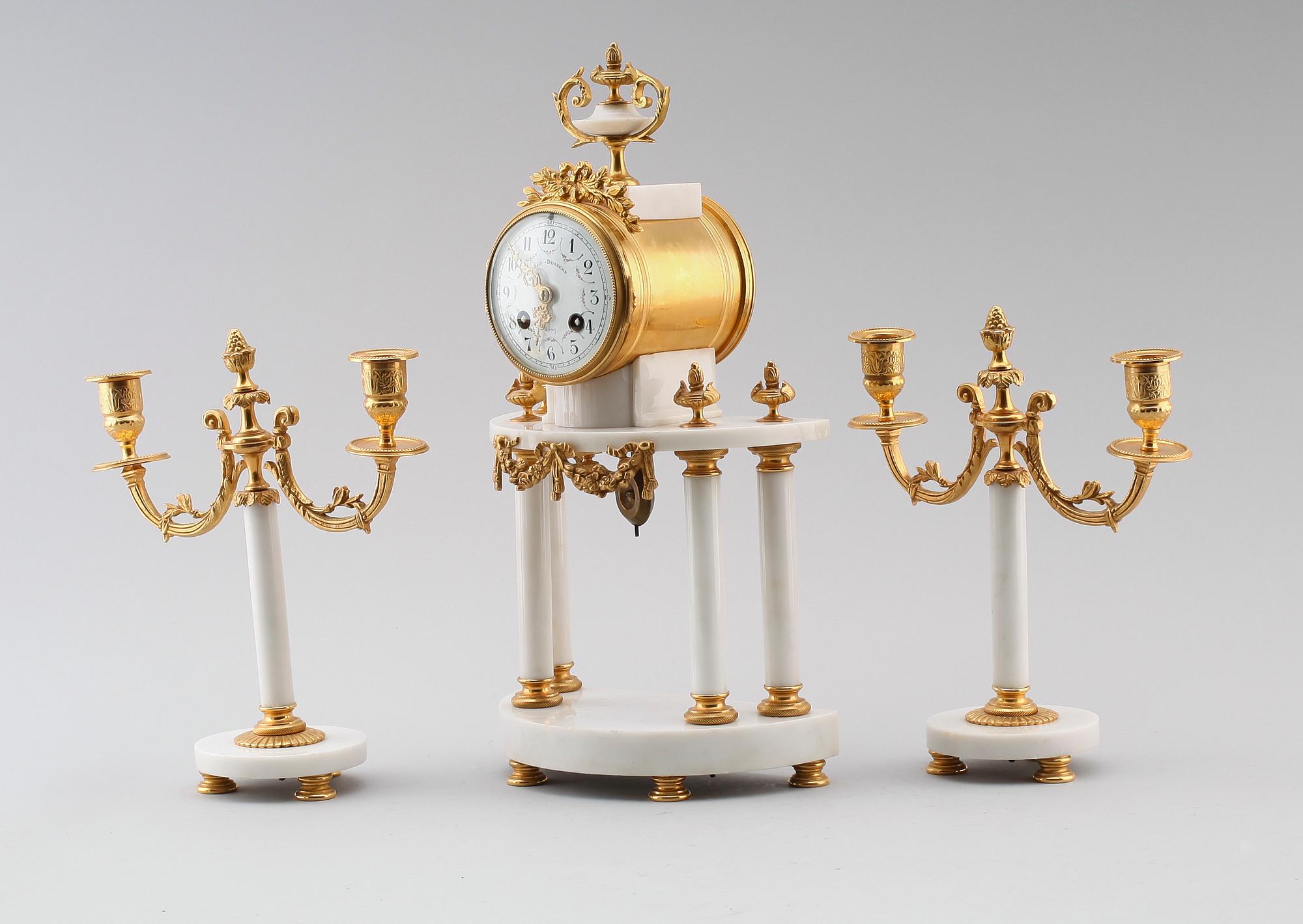 KLOCKGARNITYR, 3 delar, gustaviansk stil, 1900-tal.