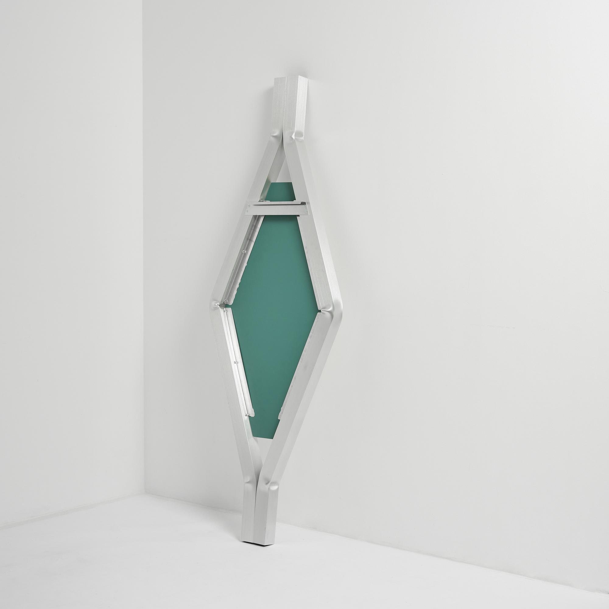 David Taylor, spegel, unik, "Aluminium Mirror", Studio Mellösaverken, Sverige, 2025.