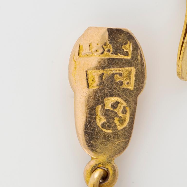 Collier, 18K guld med filigranarbete med halvpärlor och måleri, kedja 18K guld.