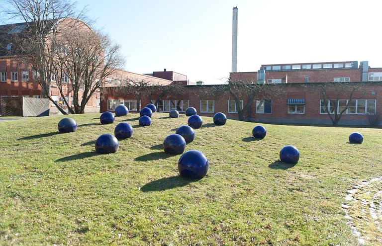 ULLA & GUSTAV KRAITZ, klot, 3 st, delar av verket "Kontrapunkt", Fogdarp, Förslövsholm.