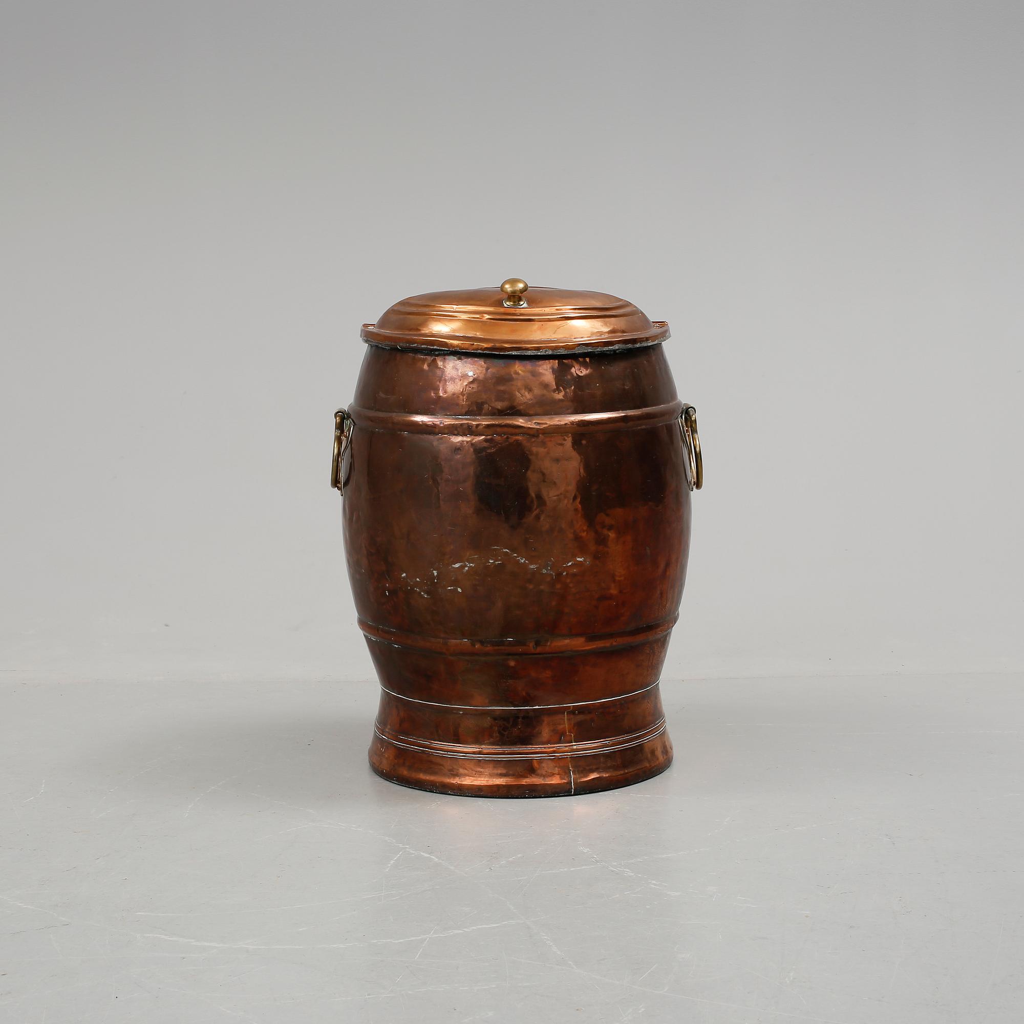 VATTENTUNNA, koppar, märkt Hollstein, Eskilstuna. omkring 1800/1900-tal.