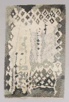 MATTA, rya. Ca 170 x 110 cm.