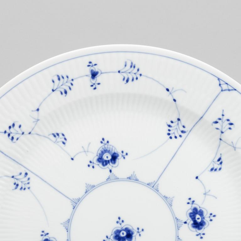 SERVISDELAR, 17 st, "Musselmalet" Royal Copenhagen, Danmark.