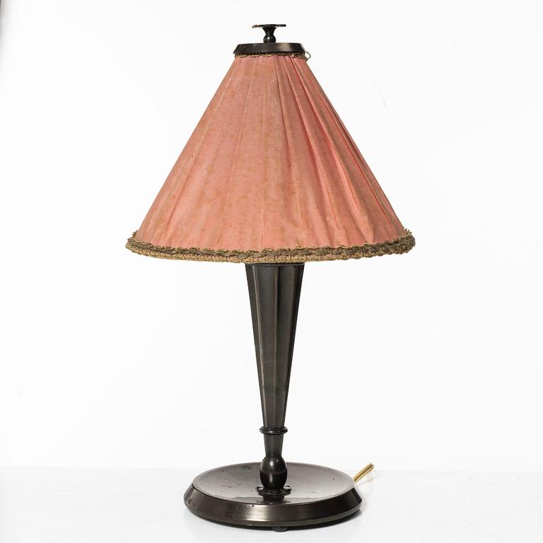 Harald Notini, a table lamp model "6894", Arvid Böhlmarks Lampfabrik, Stockholm, 1920s.