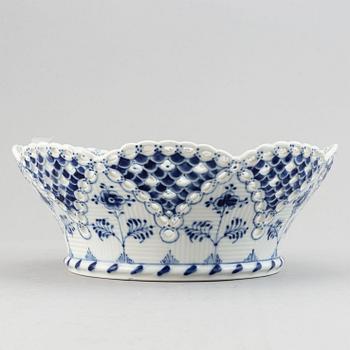 Royal Copenhagen, a pair of '1061' 'Musselmalet Full Lace' porcelain bowls, Denmark.