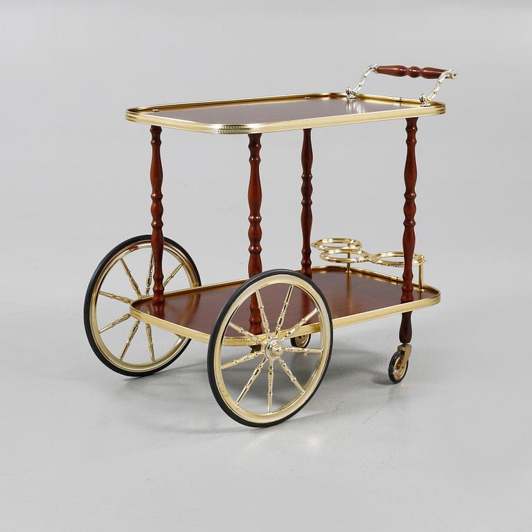SERVERINGSVAGN, 1900-talets slut.