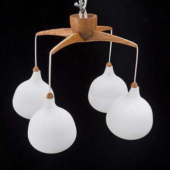 a ceiling light from Luxus Vittsjö.