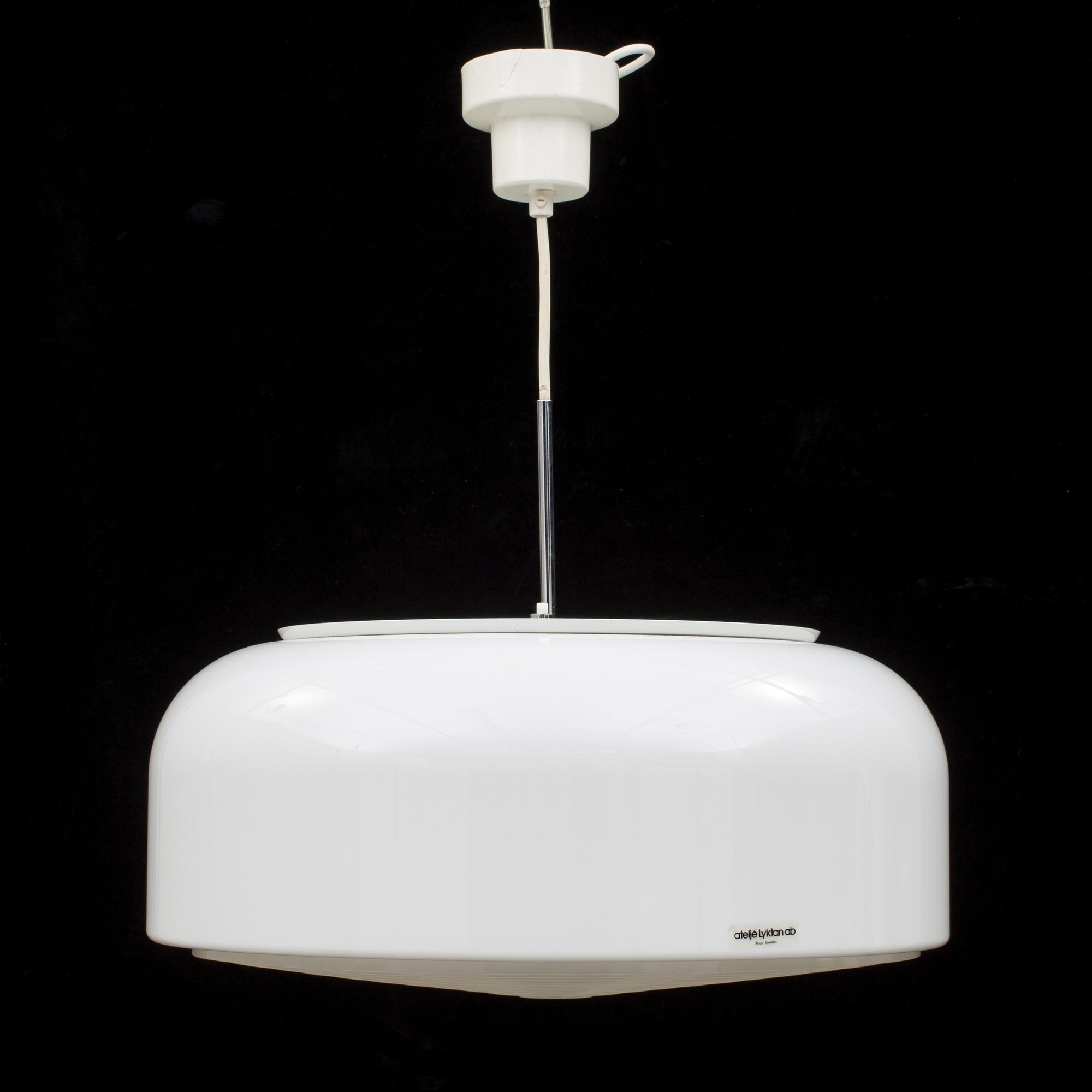 ANDERS PEHRSON, taklampor, 2 stycken, "Knubbling", Ateljé Lyktan, Åhus. 1900-talets andra hälft. Höjd 52-55 cm.