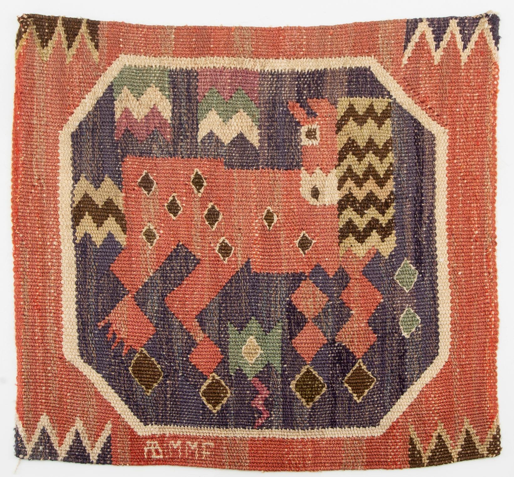 Märta Måås-Fjetterström, "Röd häst", vävnad, ca 40,5 x 38 cm cm, signerad AB MMF.