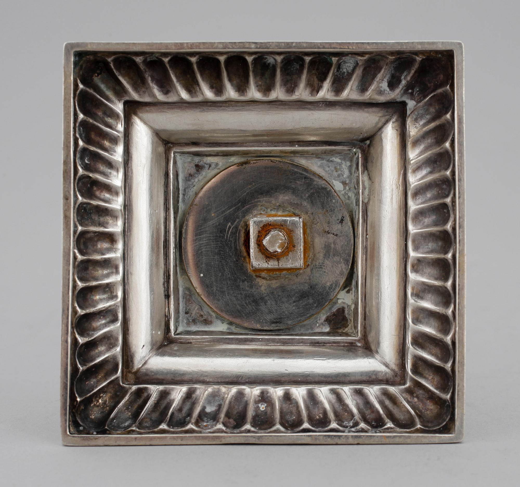 LJUSTAKAR, ett par. Silver. Michael Borg,   Tyskland. 1800/1900-tal. Silverhalt 800. Vikt ca 567g.