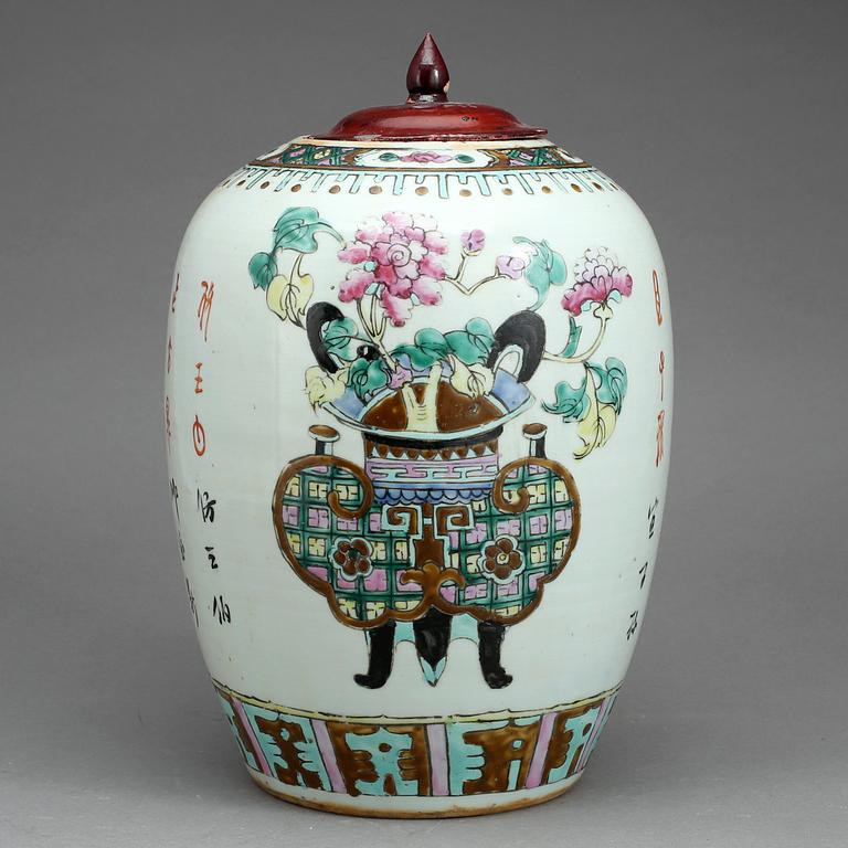 BOJAN, porslin, Kina, 1900-talets första hälft.