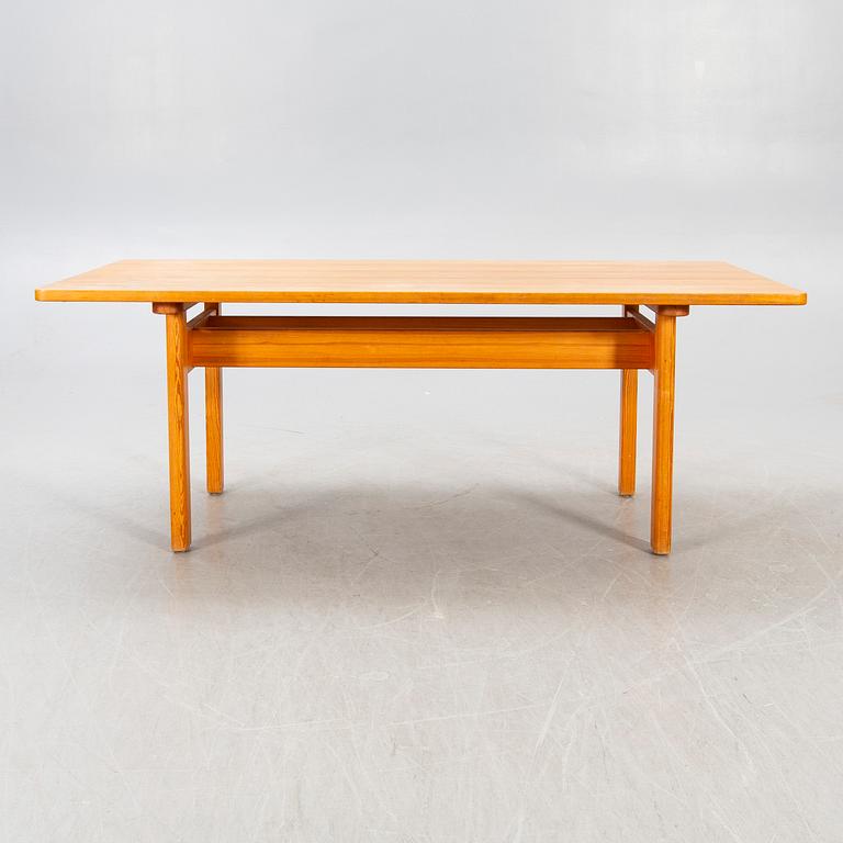A pinewood "Asserbo" table by Børge Mogensen for Karl Andersson and Söner, second half of the 20th century.