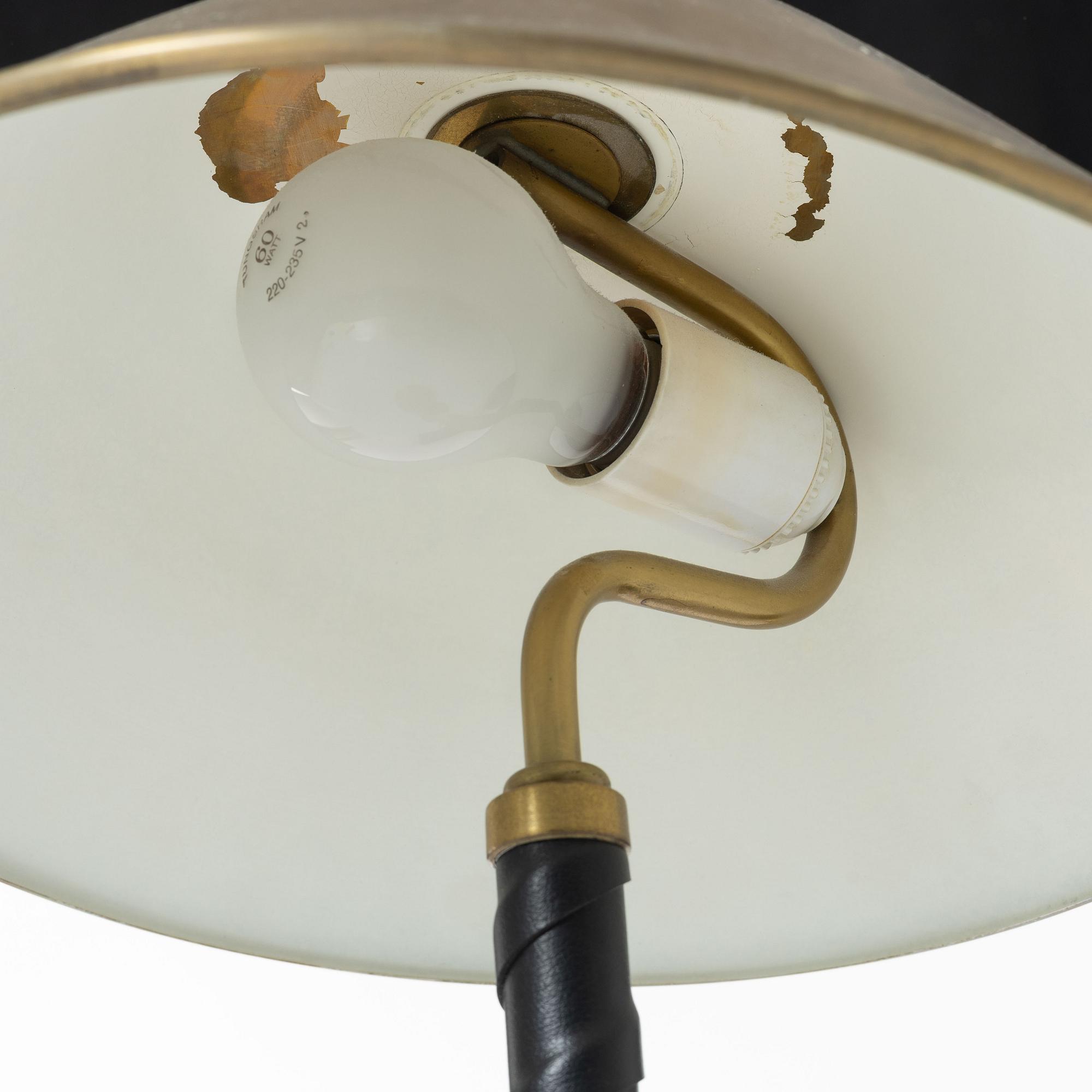 Einar Bäckströms Metallvarufabrik, a model '5014' table lamp, 1940's.