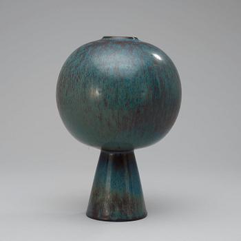 A Stig Lindberg stoneware vase, Gustavsberg Studio 1956.
