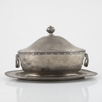 A Gustavian pewter tureen and charger, mark of E. P. Krietz, Stockholm 1784.