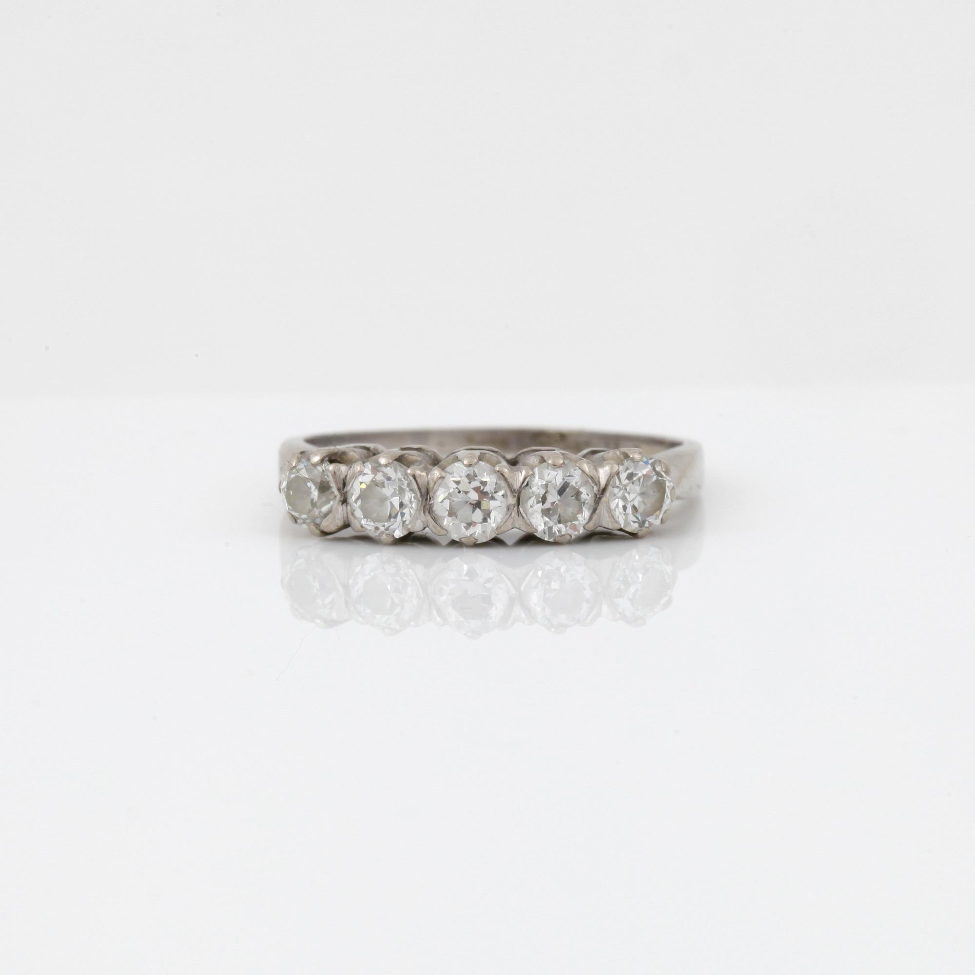 RING, vitguld 18K, briljantslipade diamanter, otydliga svenska stämplar, 1900-tal. Tot ca 2 gram.