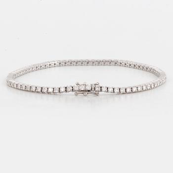 A circa 2,56 ct brilliant-cut diamond tennis bracelet.