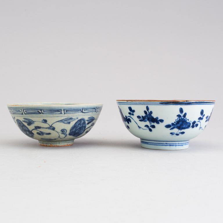 Two bluue and white bowls, 18th century.