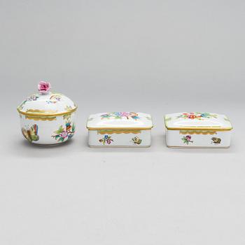 A Herend Queen Victoria VBO porcelain coffee set and two trinket boxes, totally 19 pieces, Hungary.
