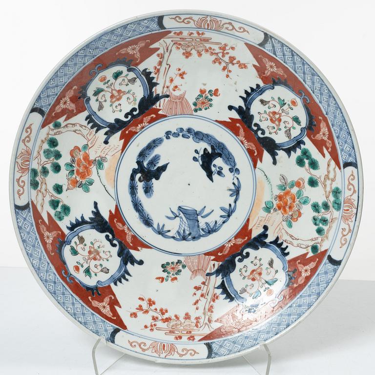 Six porcelain plates and dishes, Japan and China, 18th-19th century.
