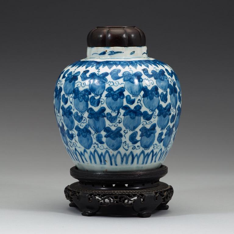 A blue and white jar, Ming dynasty, Wanli (1576-1620).