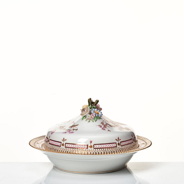 A Royal Copenhagen 'Flora Danica' vegetable tureen with cover, Denmark, 20th Century.